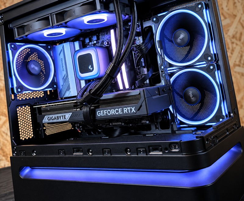 PC Gamer Celeste 4K intérieur